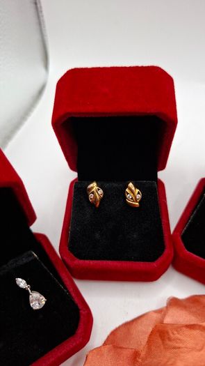 Selection of 9ct gold stud earrings