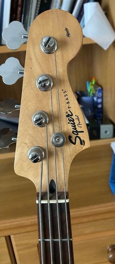 Fender Squier P Bass & Stagg 40w Bass Amp