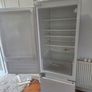 Whirlpool Integrated Fridge Freezer Image 2