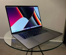 Apple MacBook Pro 16-inch 2020 Intel i7 16GB 500SSD A2141 Touch Bar MS OFFICE