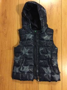 Girls United colours of Benetton body warmer 6-7 years Brand New