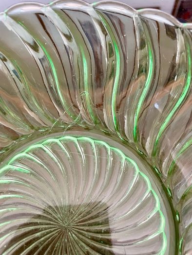 Uranium Green Vintage Glass Carnival Serving Bowl by Bagley UK