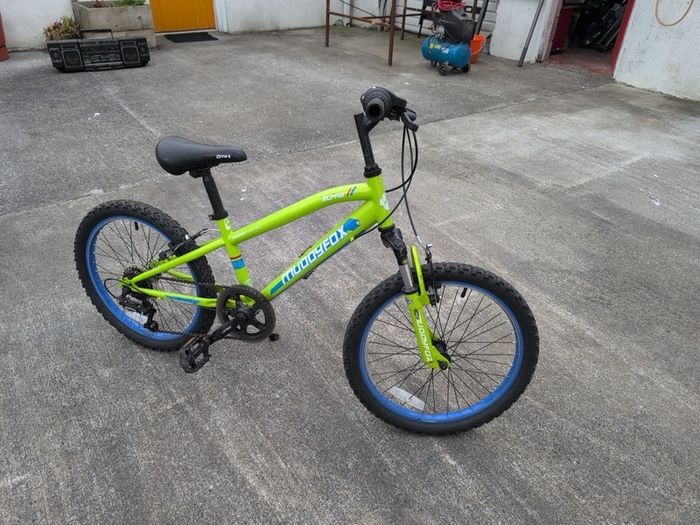 Kids muddyfox mountain bike. Suit 6-8 yr old.