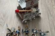 Boys Toys - Medieval Assault Tower with lots of figurines - Boys Toys - Christmas Gifts