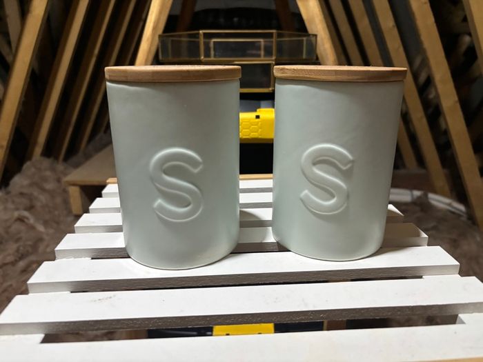 Kitchen containers