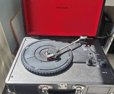 Bauhn Record Player
