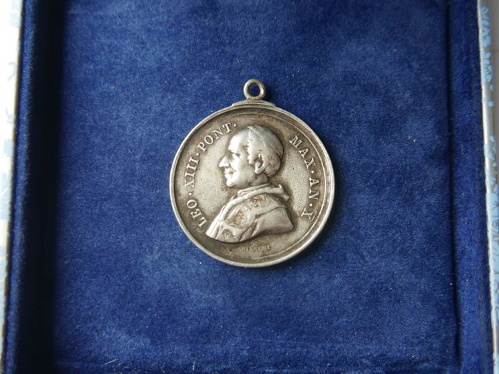 Antique 1888 Papal States Sterling Silver Medal. Pope Leo XIII. 50th Episcopal Preisthood. 11,1g