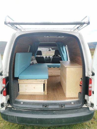 Cosy Volkswagen Caddy Maxi Camper
