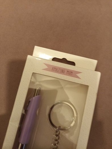 Boxed gift keyring & pen for mum
