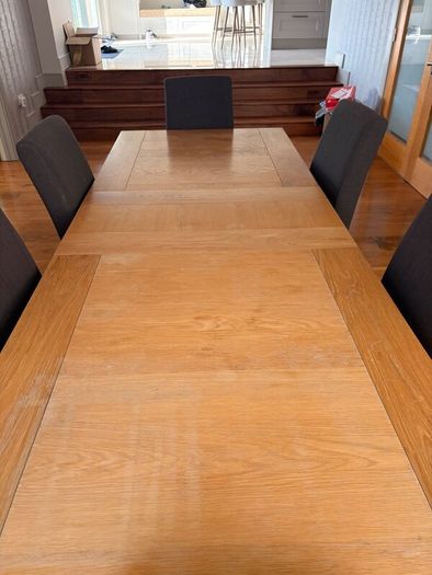 Solid oak dining table and 6 chairs