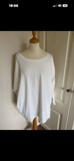 Long cream top with pockets, size 14-16