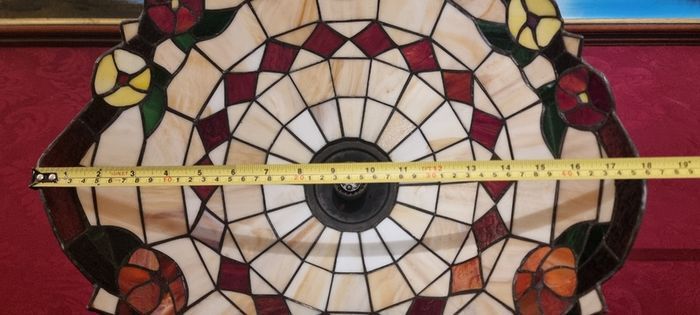 18 Inch Diameter Tiffany Style Ceiling Pendant Lamp / Light With Stained Glass Shade