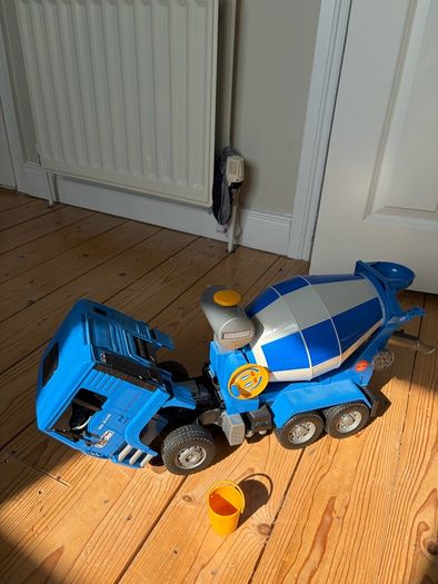 Bruder Man TGA cement mixer toy truck (1:16 scale)