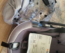 Infant car seat-Be Safe Izi Go Modular with base and adaptors and rain cover