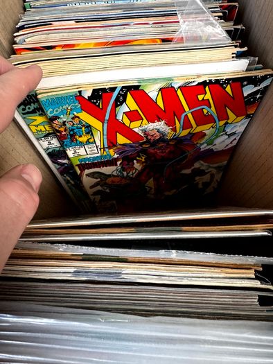 Marvel & DC Long Comic Box w 300 comics for Sale