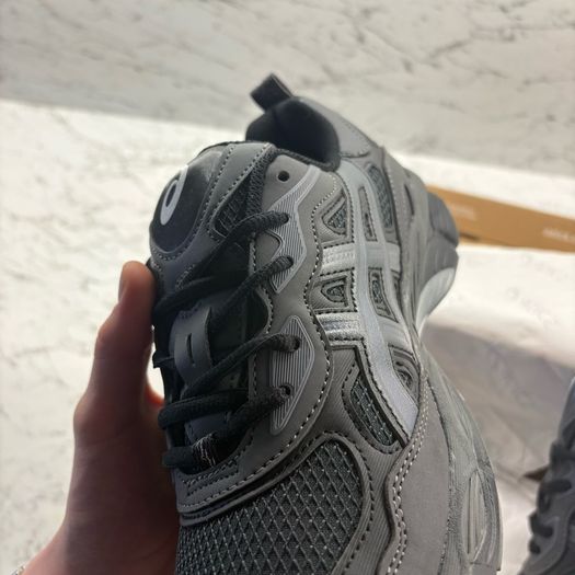 ASICS Gel NYC / Gel Quantum style trainers (black/grey)