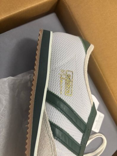 BRAND NEW Adidas Melbourne trainers size uk10