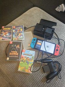 Nintendo Switch Neon Bundle - 5 Games