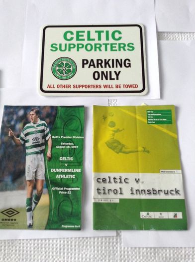 Glasgow Celtic F.C. Hoodie, programme, sign