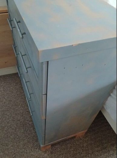 Chest of drawers