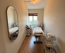 Nail table & Beauty Room Available to rent Dublin