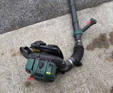 leaf blower