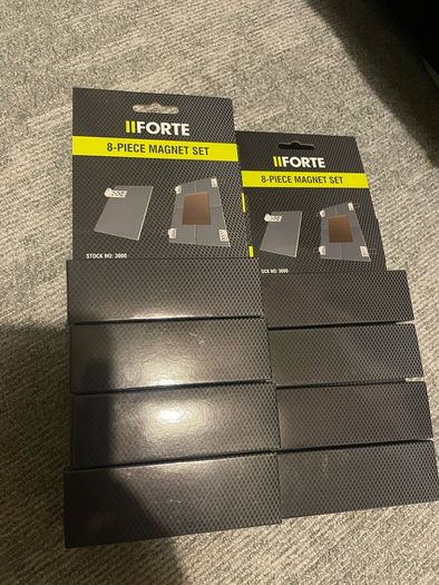 Magnet set for tile