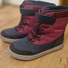 Winter snow boots, size 2, like new