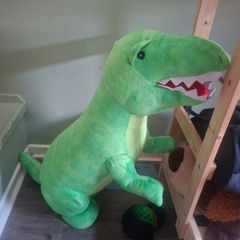 Giant dinasoar