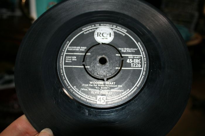 Single Vinyl's  85 pieces