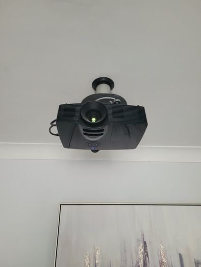 HD & 3D Optima Home Cinema Projector, mount and 100 inch screen