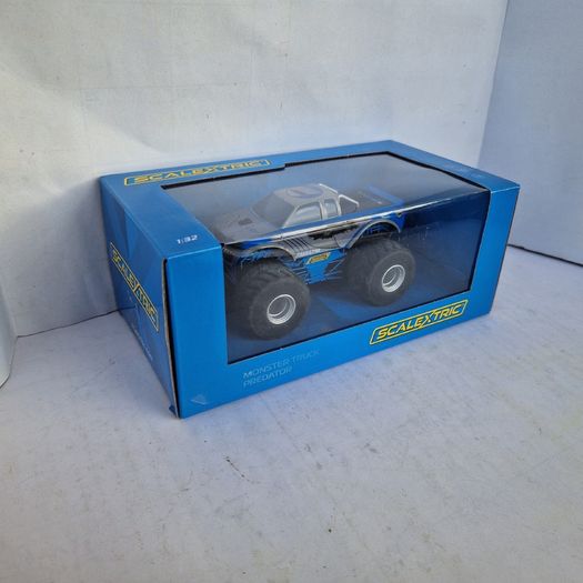 Scalextric Team Monster Truck 'Predator' Slot car ( C3835 classic )