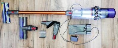 Dyson V15 - (SV22) Detect vacuum (Iron - Nickel) Powerful, intelligent cordless vacuum - in Iron and Nickel (Up to 60 minutes run time)