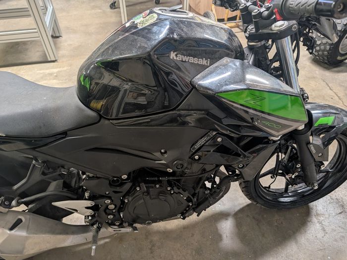 Kawasaki Z400 2023 breaking for parts