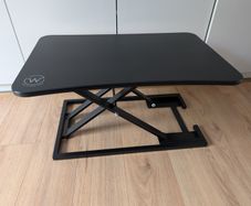 Standing desk