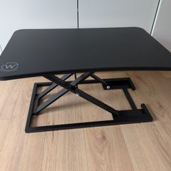 Standing desk