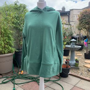 Ladies hoody. Never worn. Size M