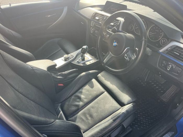 2018 BMW 330e M Sport Shadow edition
