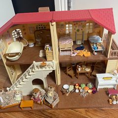 Sylvanian families house with extras