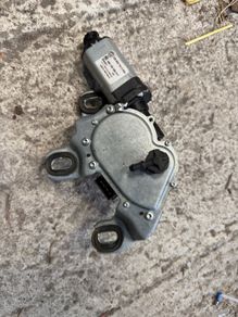 2010 Skoda Octavia rear wiper motor