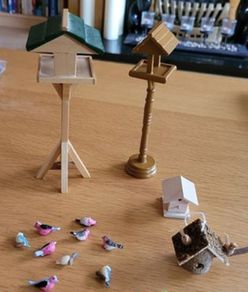 Miniature bird house / bird table for dolls house