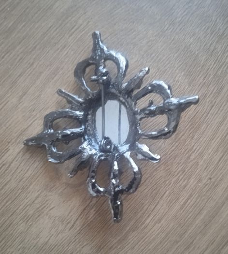 Brooch