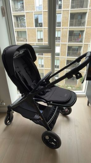Mamas & Papas Flip XT3 3-in-1 Travel System + Cybex Aton B2 i-Size Car Seat & ISOFIX Base
