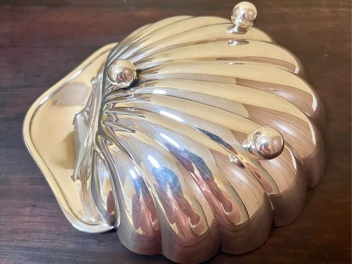 Early 20th hallmarked Sheffield solid sterling silver fruit bowl