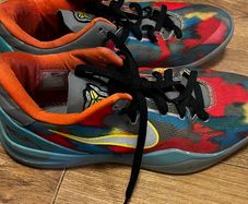 Kobe 8 Venice Beaches Size 11 Basketball Shoe