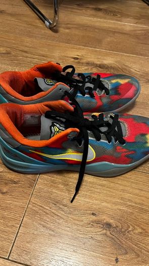 Kyrie 4 NCAA Size 11 Basketball Shoe