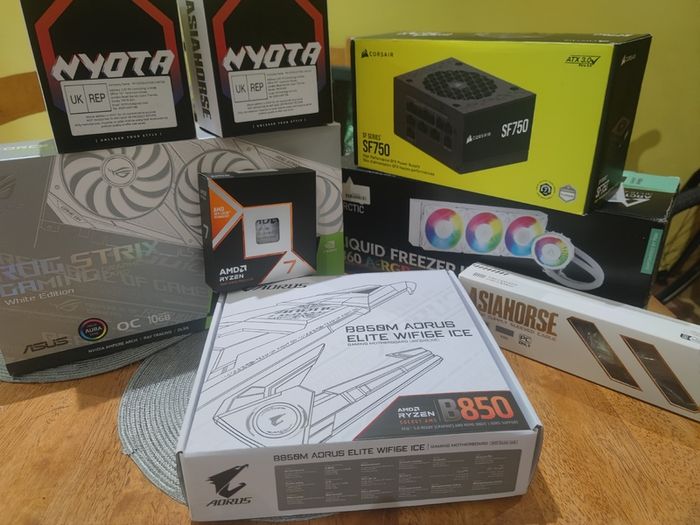 High-End Gaming PC - Ryzen 7 9800X3D - RTX 3080 - 32GB DDR5 - White Build - Like new
