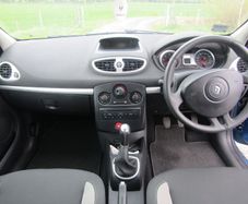 clio dynamique nav 2006 2012 parts and dashboard with heater vents no airbags in immaculate condition no reasonable offer refused !!
