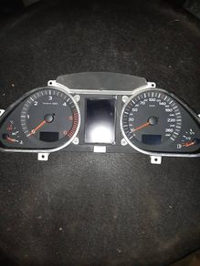 Audi A6 4F C6 Diesel Tdi Instrument Cluster Fis 4F0920900S/4F0910900A