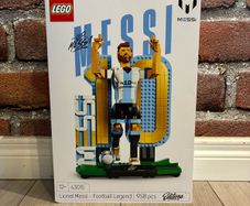 Lego Editions 43015 Lionel Messi - Soccer Legend Brand New Sealed